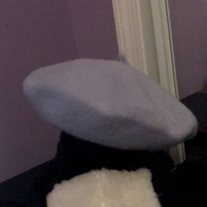 A light purple beret